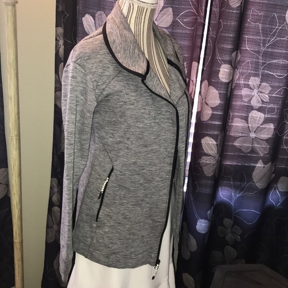 Champion, athletic jacket, zips up - Picture 2 of 5